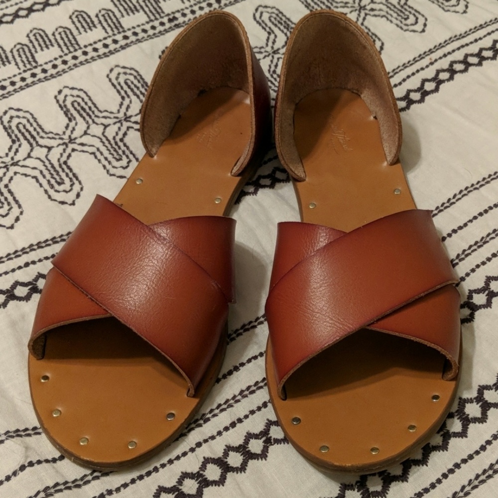 Universal Thread Shoes